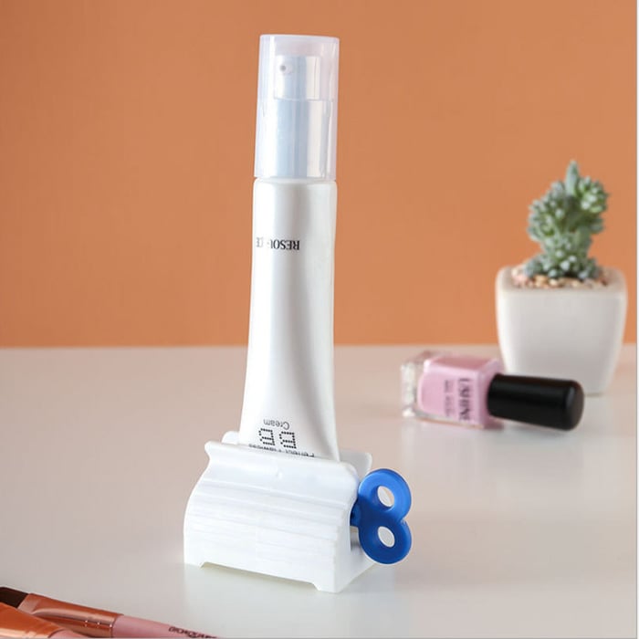 Lisslune | TubeSqueezer - A new and safe way to use toothpaste!