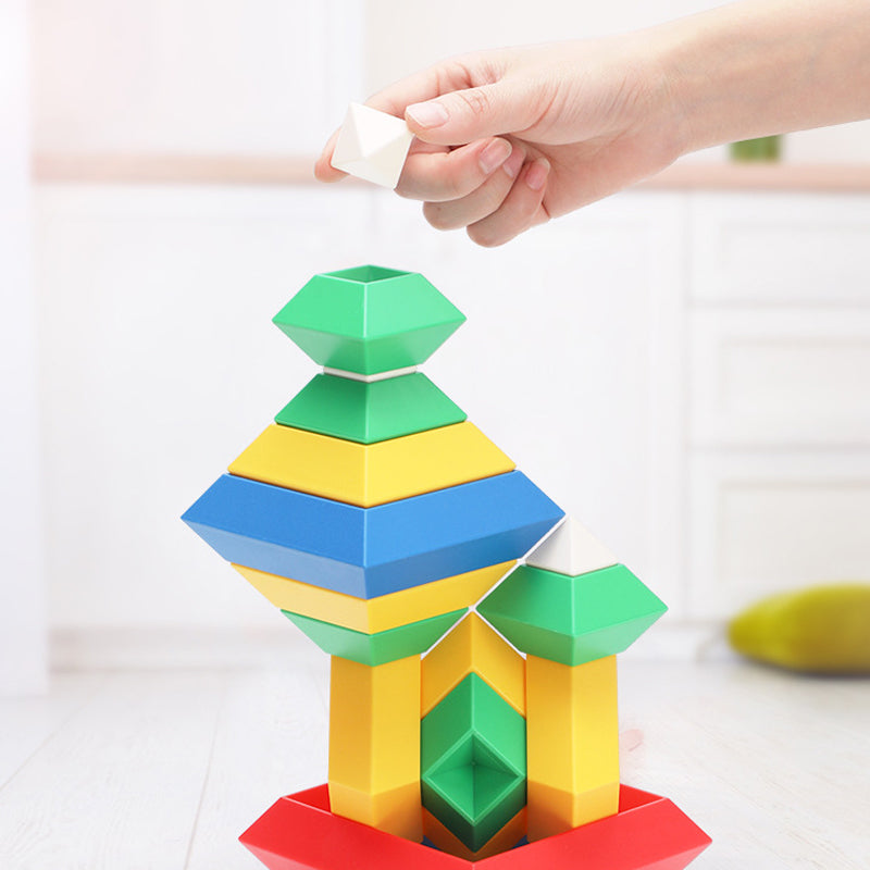 Lisslune | Pyramids that stack the blocks