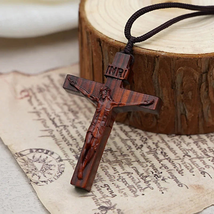 Lisslune | Jesus-Cross-Necklace made of Wood