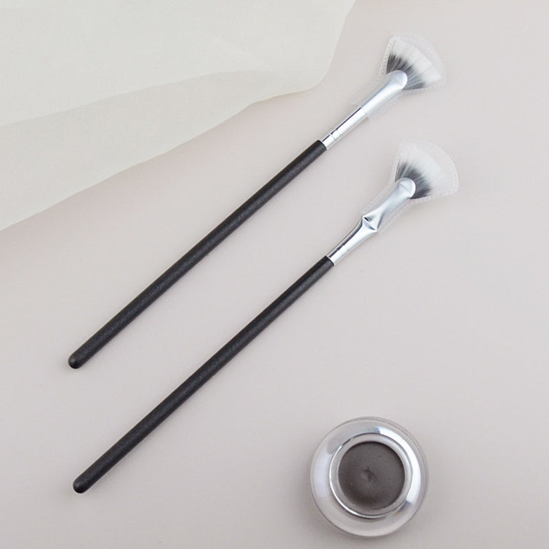 Lisslune | Angled mascara brush with wave cut