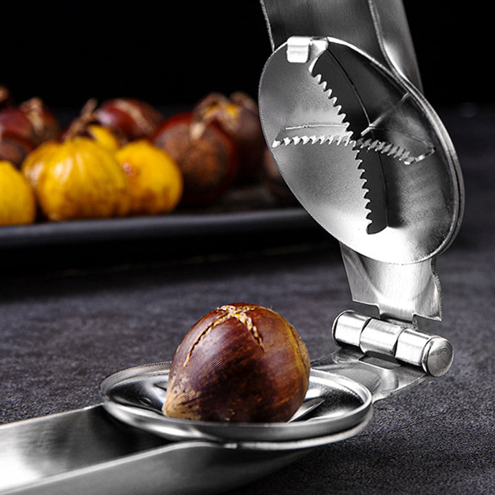 Lisslune | Portable Nutcracker Chestnut Clip