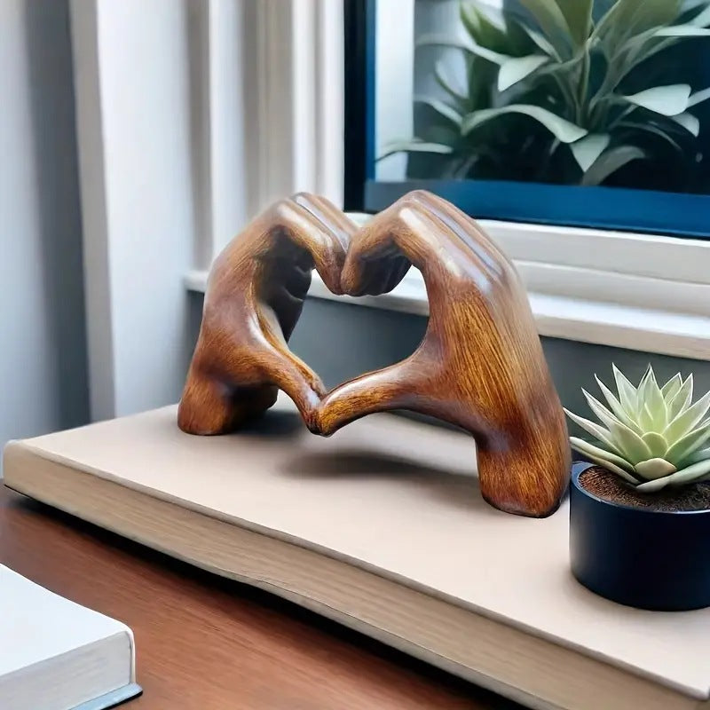 Lisslune | Handcrafted Heart Statue