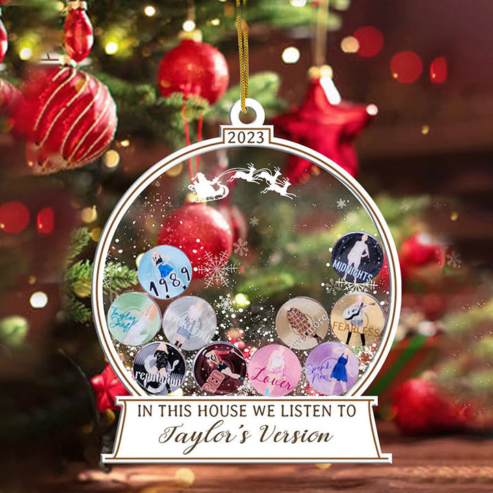 Lisslune | In this house we listen to Taylor's version ornament