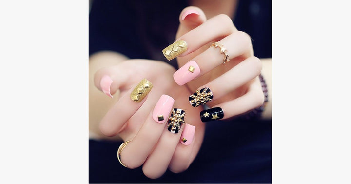 Lisslune | Acrylic Nails with Rivets