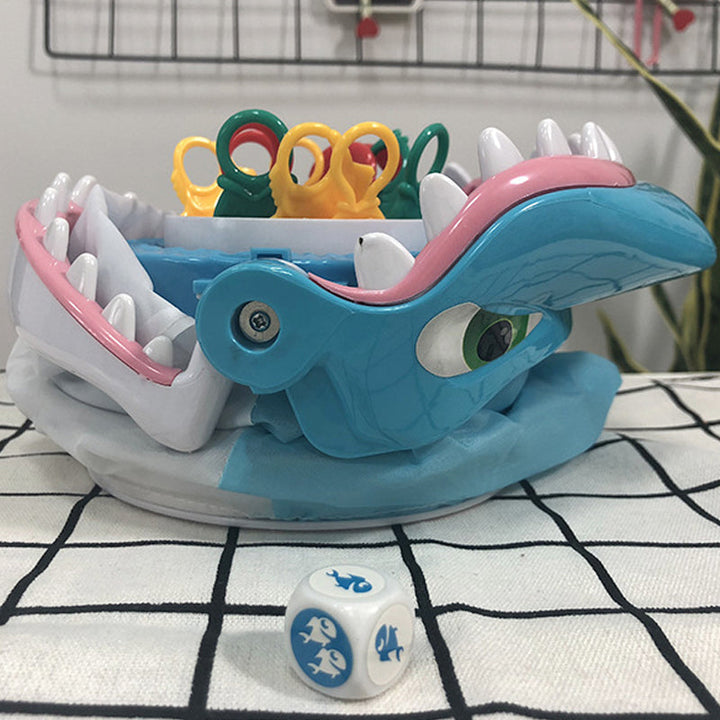 Lisslune | Shark Bite Game - Watch out for your fingers!
