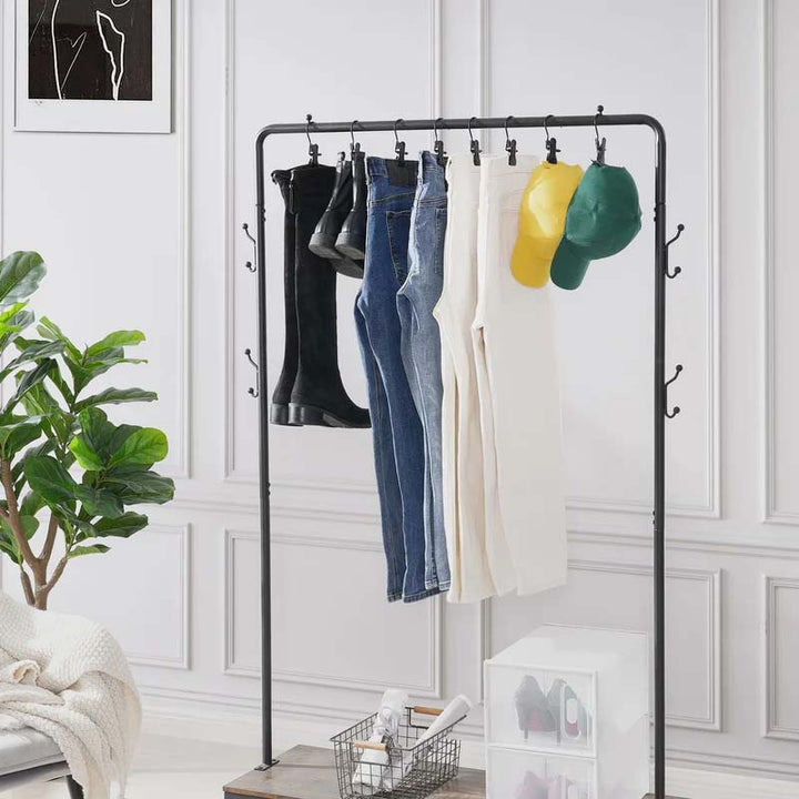 Lisslune | Space-saving portable travel hanger clips