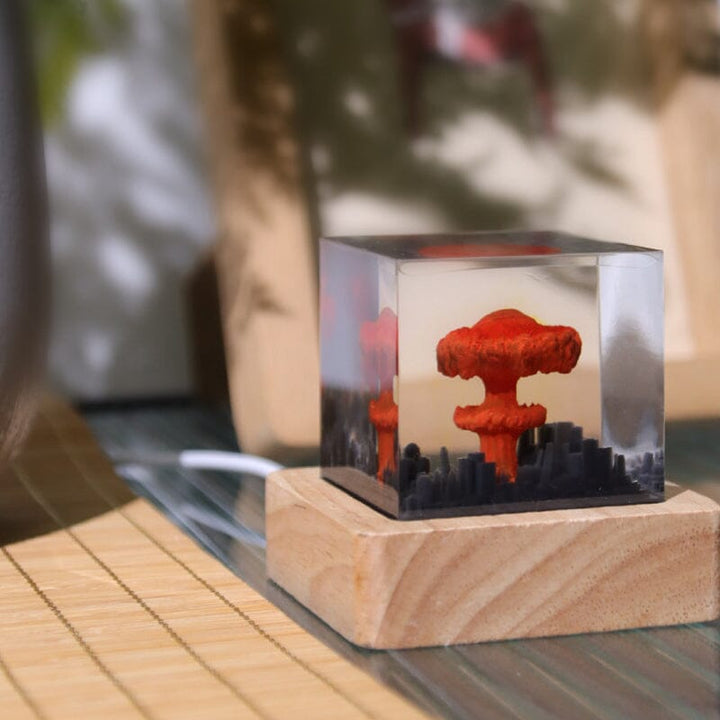 Lisslune | Resin lamp with explosive bombs