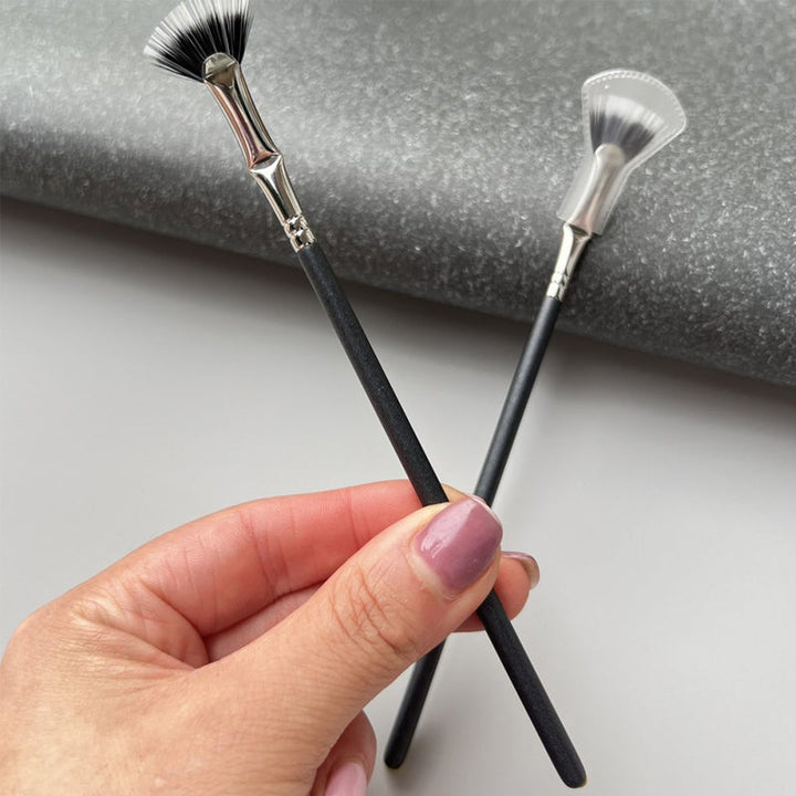 Lisslune | Angled mascara brush with wave cut