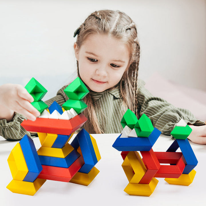 Lisslune | Pyramids that stack the blocks