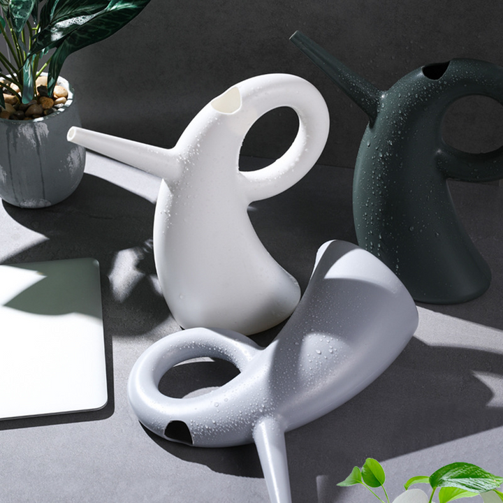 Lisslune | Watering can with extended spout – Elegant design for precise watering