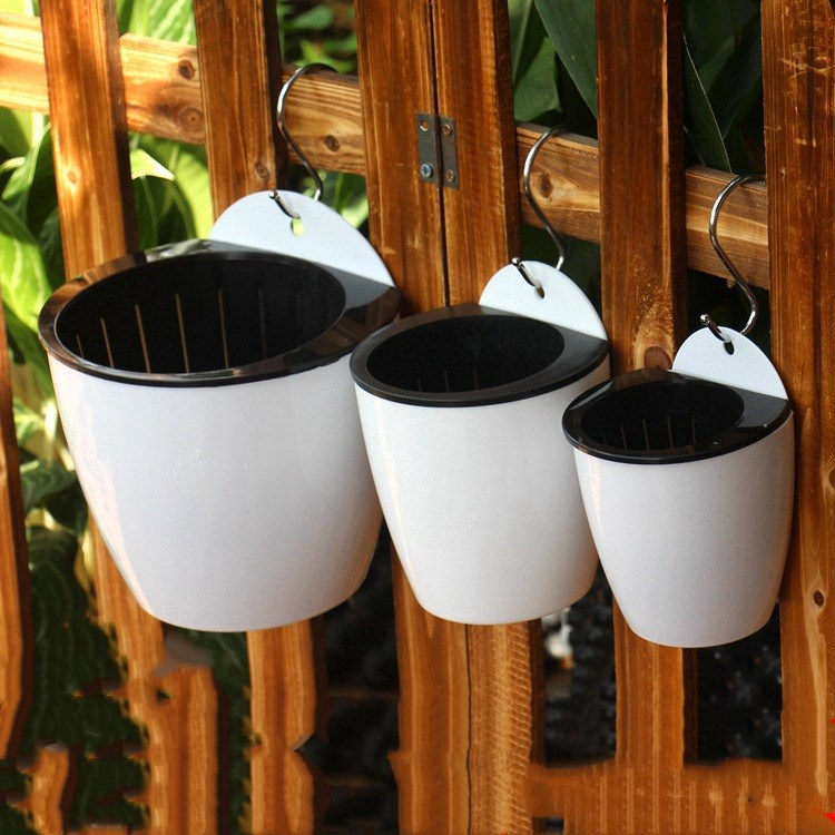 Lisslune | Self-watering hanging plant pot – Modern flower pot for wall mounting