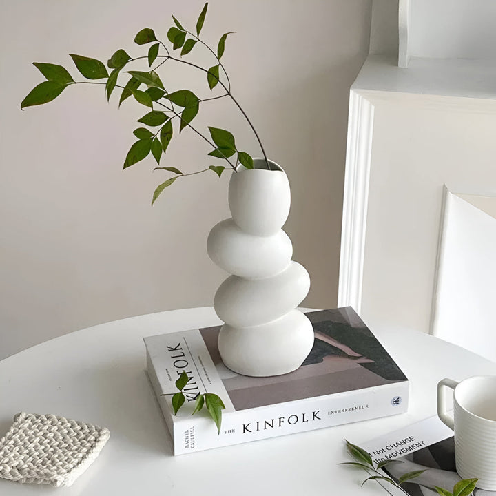 Lisslune | OvaForm Sculptural Ceramic Vase – Large Egg-shaped Modern Centerpiece Decoration