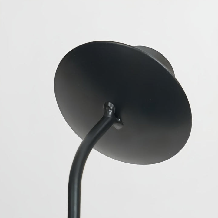 Lisslune | Sculpted Wavy Iron Candle Holder
