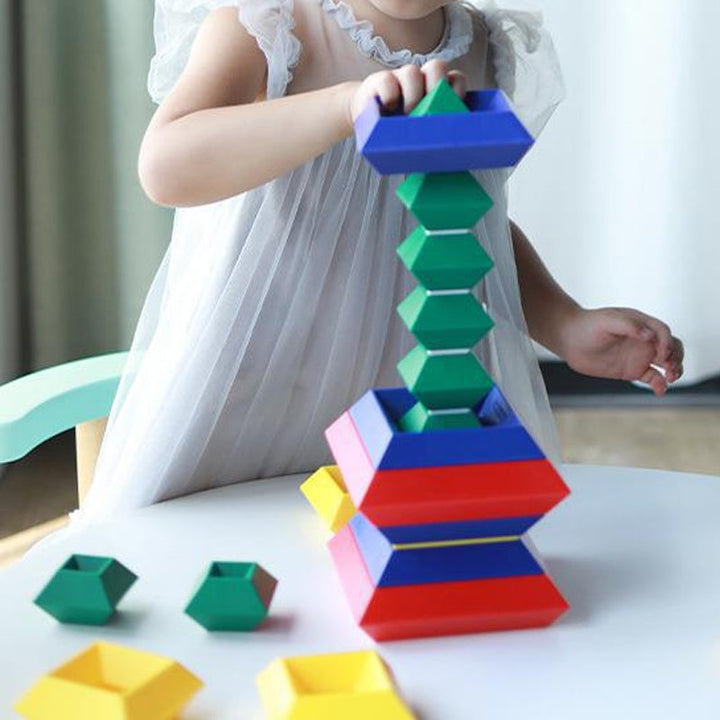 Lisslune | Pyramids that stack the blocks