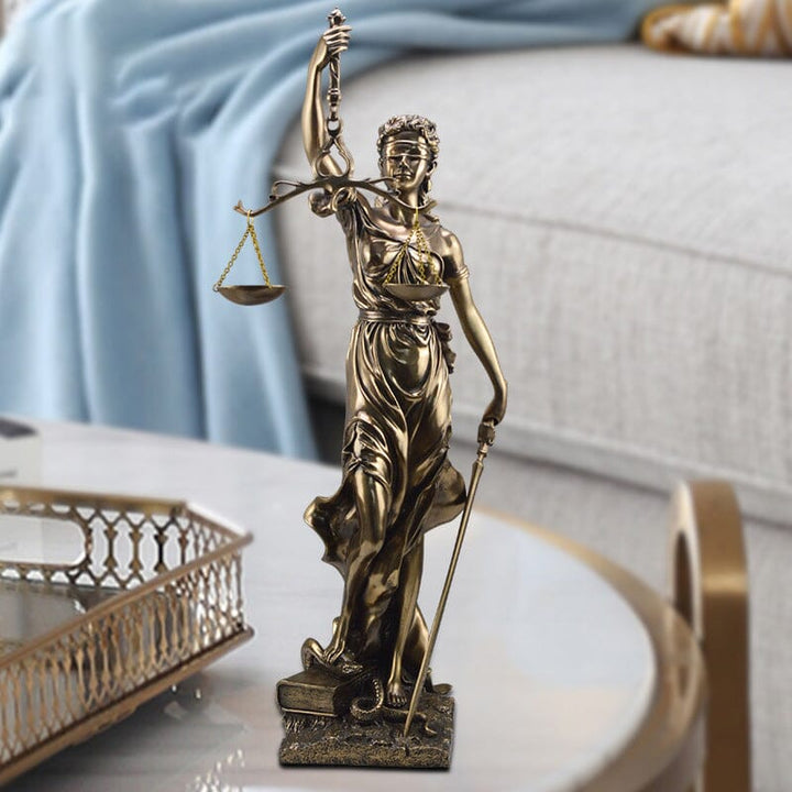 Lisslune | Decoration statue of the goddess of justice