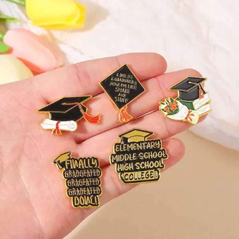 Lisslune | Graduation Season Metal Commemorative Pin