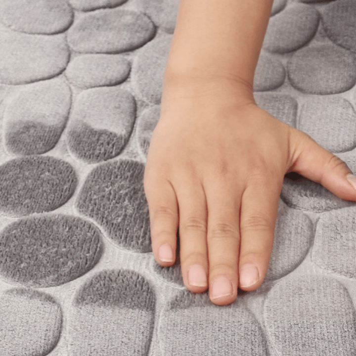 Lisslune | Curved Non-Slip Bathroom Mat with Ergonomic Design