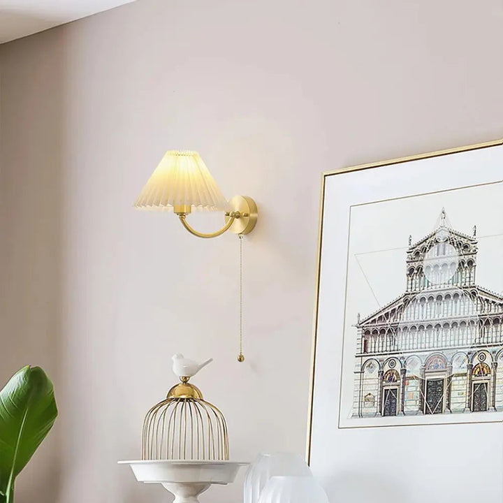 Lisslune | GoldenAura - Elegant Wall Light