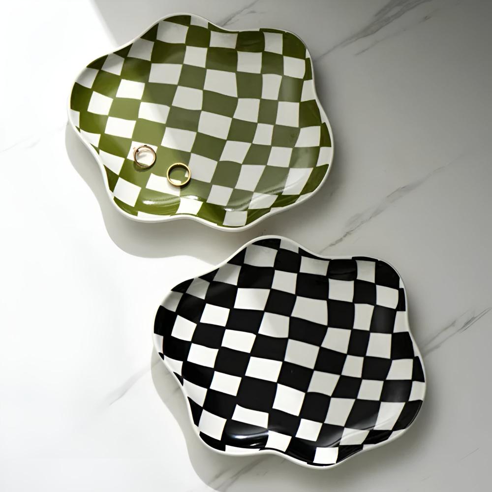Lisslune | Classic Checkered Ceramic Plate