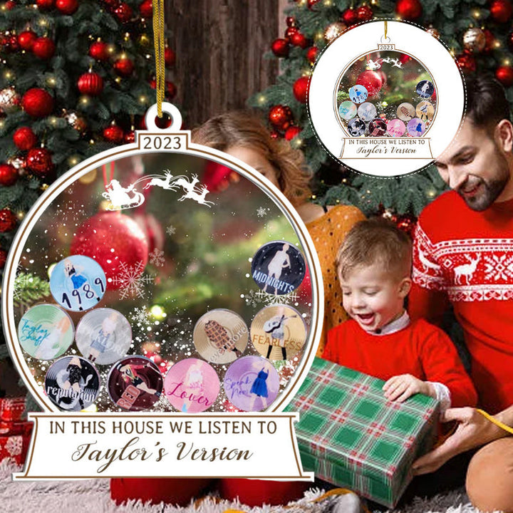 Lisslune | In this house we listen to Taylor's version ornament