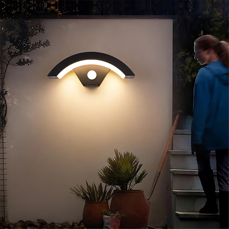 Lisslune | EverGlow - Weather-resistant LED light