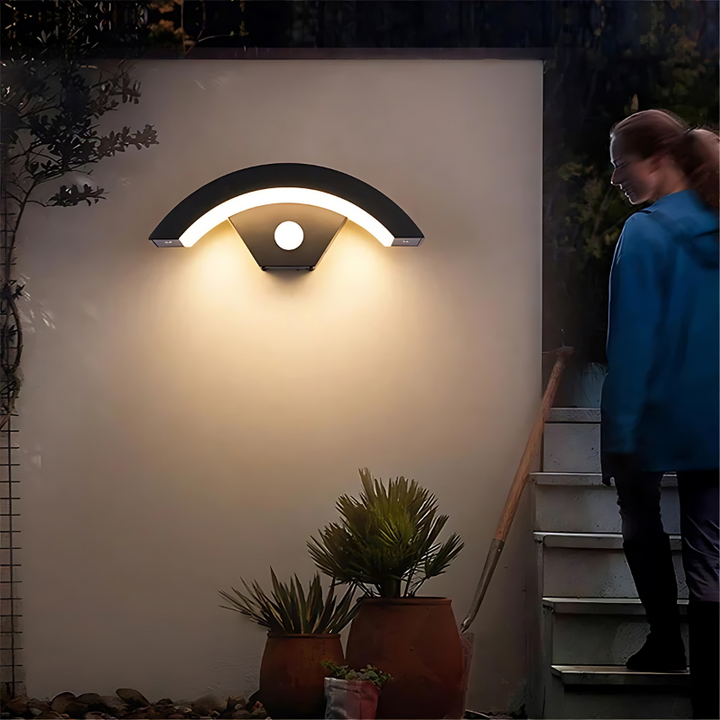 Lisslune | EverGlow - Weather-resistant LED light
