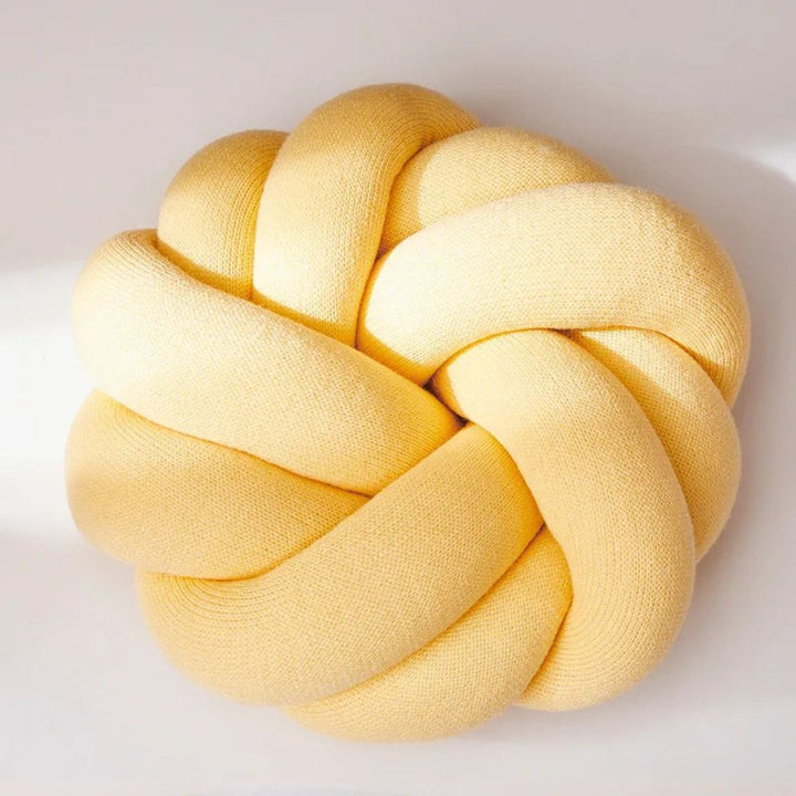 Lisslune | Puffy Pretzel Cushion