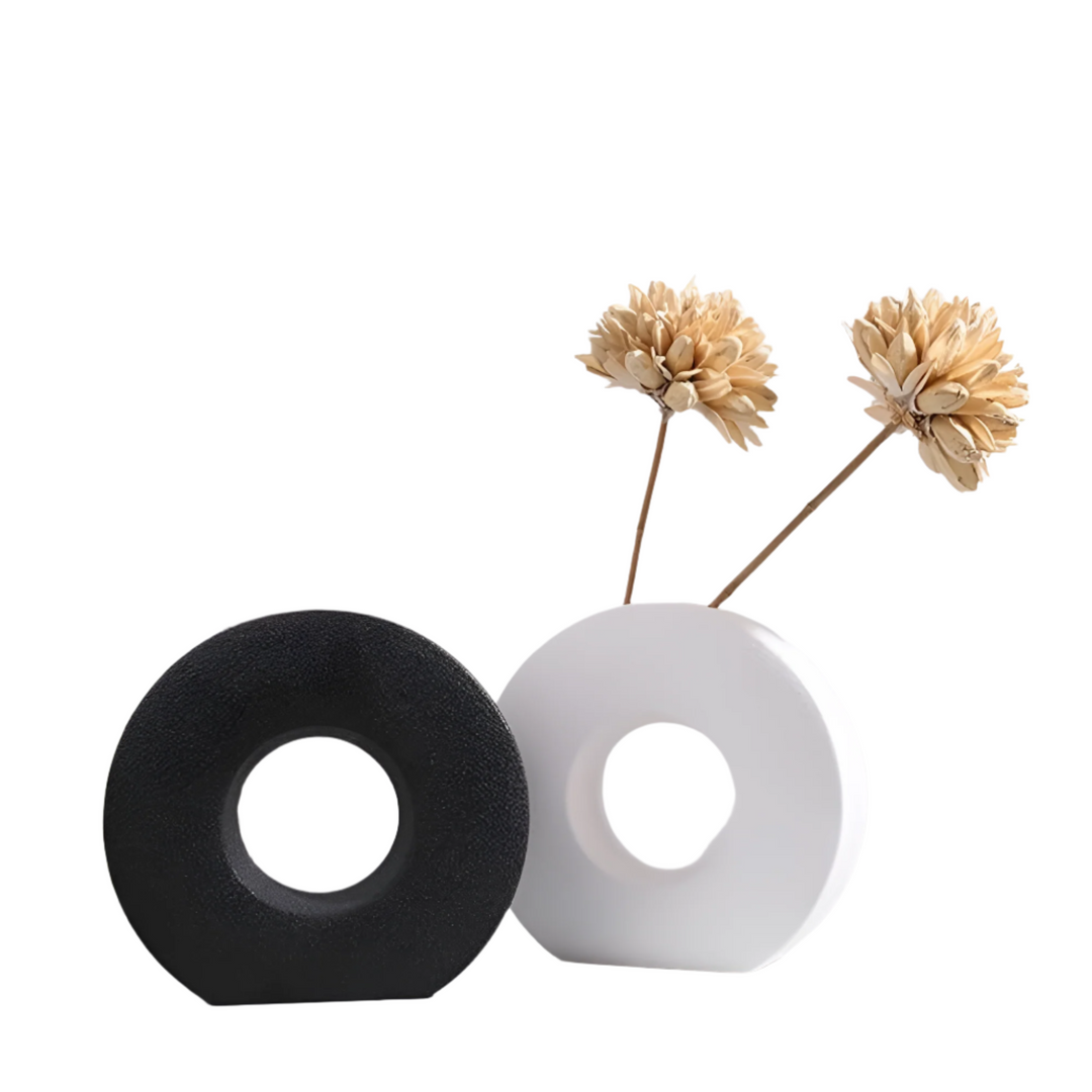 Lisslune | DecoraForm sculpted ceramic accent vase – modern handcrafted eye-catcher