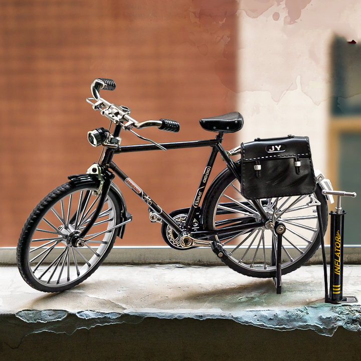 Lisslune | Assembled bicycle model