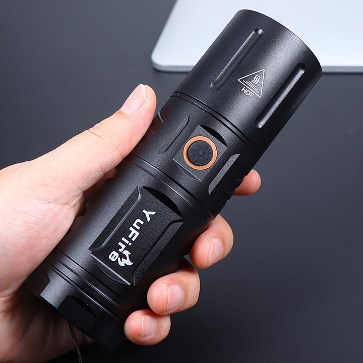Lisslune | BlazeBeam - Compact tactical LED flashlight