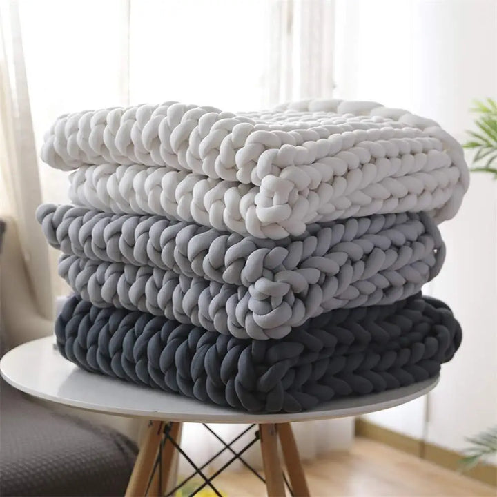 Lisslune | Chunky Knit Handmade Weighted Throw – Ultra-Cozy & Stylish Blanket