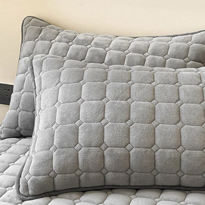 Lisslune | Modern Soft Throw Blanket with Square Texture – Stylish Fluffy Bed & Sofa Cover