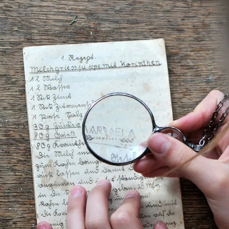 Lisslune | Necklace with magnifying pendant