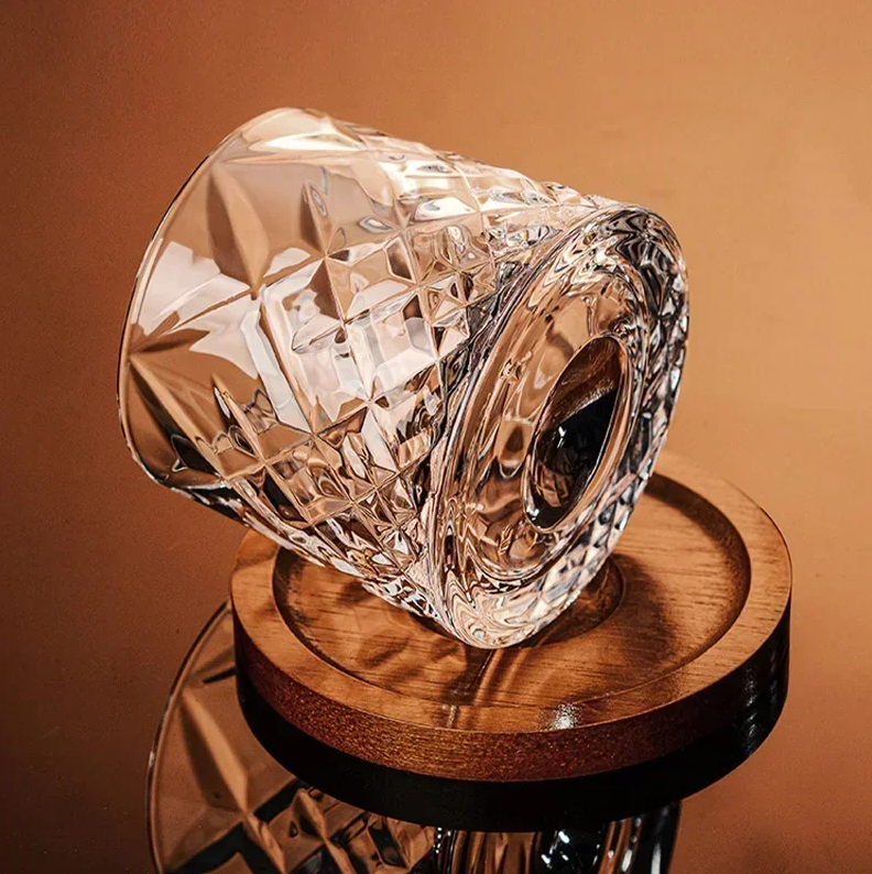 Lisslune | WhiskeySpin - Premium rotating whiskey glass