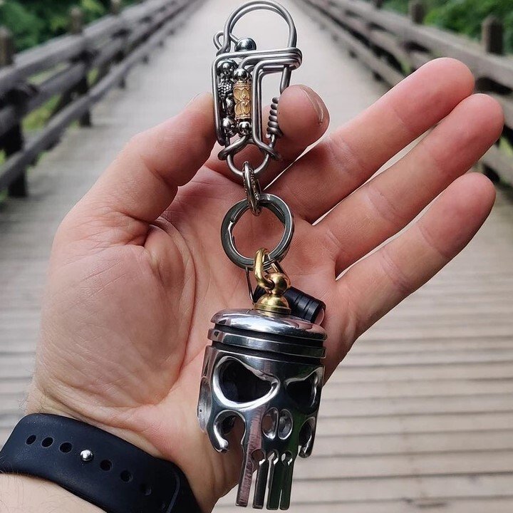 Lisslune | Piston art skull keychain [pendant/flashlight/bottle opener]