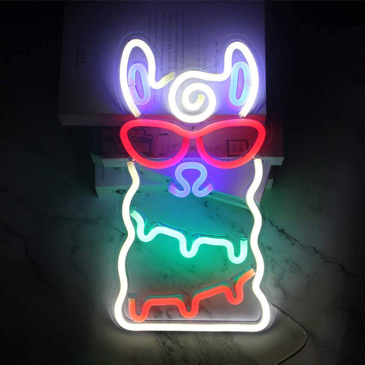 Skørter | Alpaca Mini Wall Night Lamp Cartoon Style Plastic Children's Bedroom LED Nightstand Lamp in White