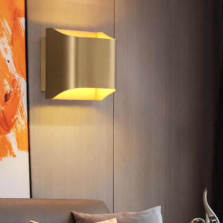 Lisslune | Modernism Cut Geometry Wall Lamp Metal LED Wall Lighting in Gold for Nightstands