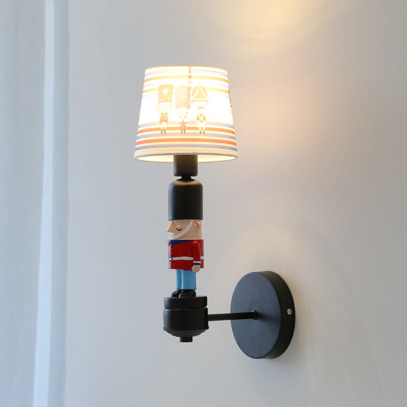 Skørter | Soldier Bedroom Wall Light with Conical Shade Fabric 1 Head American Style Wall Lamp