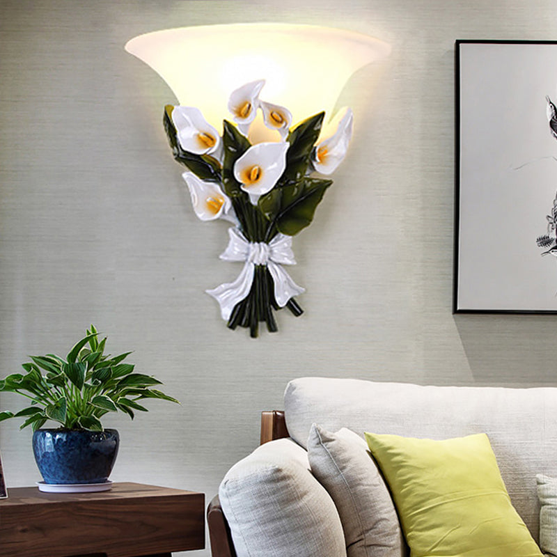 Skørter | Flared White Glass Wall Lamp Rustic 1 Light Living Room Wall Mounted Light with Green Bouquet