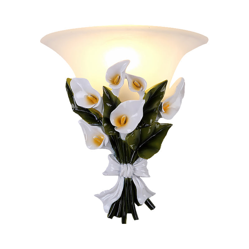 Skørter | Flared White Glass Wall Lamp Rustic 1 Light Living Room Wall Mounted Light with Green Bouquet