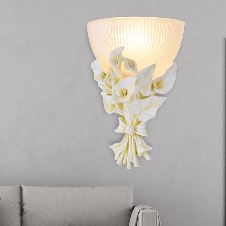 Skørter | Prismatic Glass Dome Wall Lamp Traditional 1 Light Living Room Wall Lamp with Green Bouquet Decoration