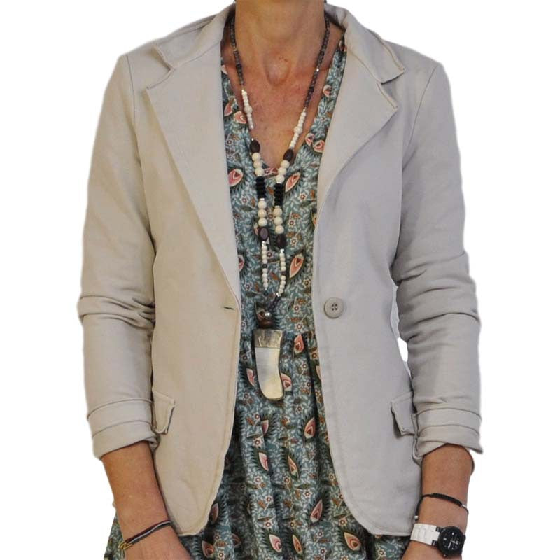Women Elegant Blazer with Structured Details and Slim-Fit Cut Lune London