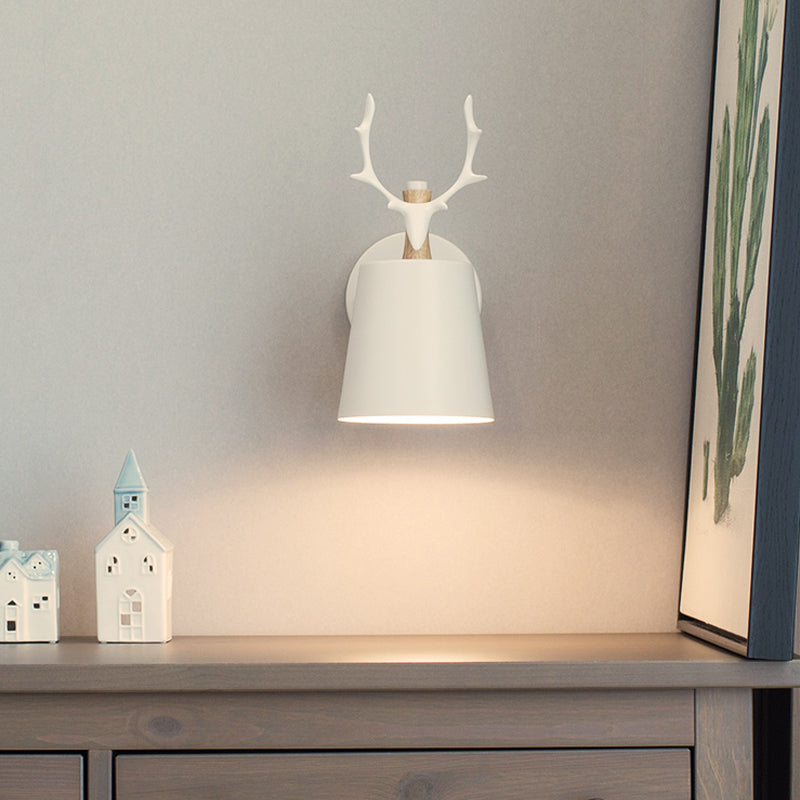 Skørter | Rotating Contemporary Deer Tax Wall Lamp Metal 1 Light White Wall Lamp for Hallway