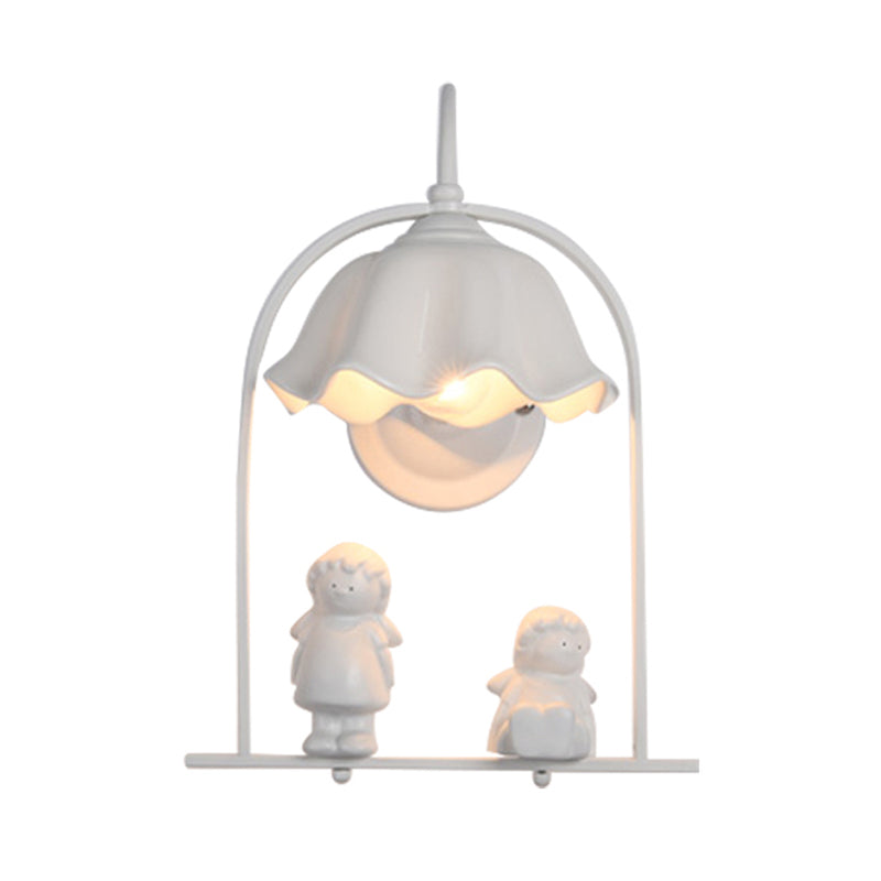 Skørter | White Small Children's Deco Wall Lamp A Light Modern Stylish Metal Wall Lamp for the Kitchen