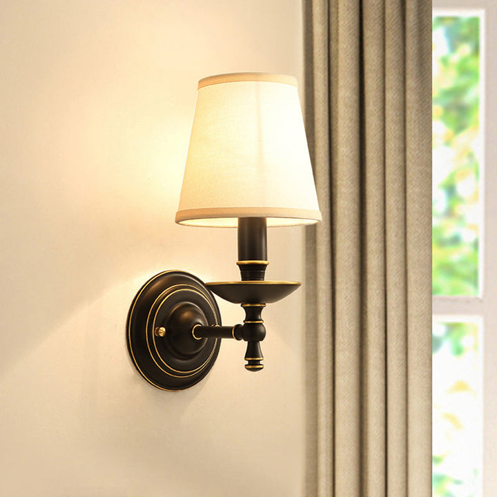 Skørter | Single-Bulb Wall Lantern Vintage Candelabrum Metal Wall-Mounted Lamp with Conical Fabric Shade in Black