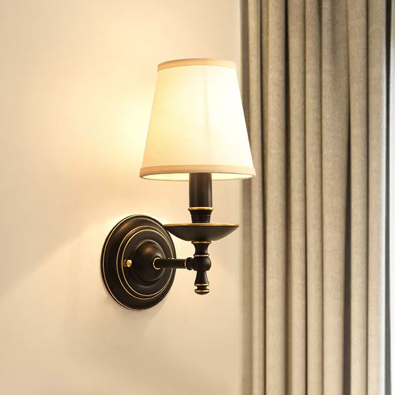 Skørter | Single-Bulb Wall Lantern Vintage Candelabrum Metal Wall-Mounted Lamp with Conical Fabric Shade in Black