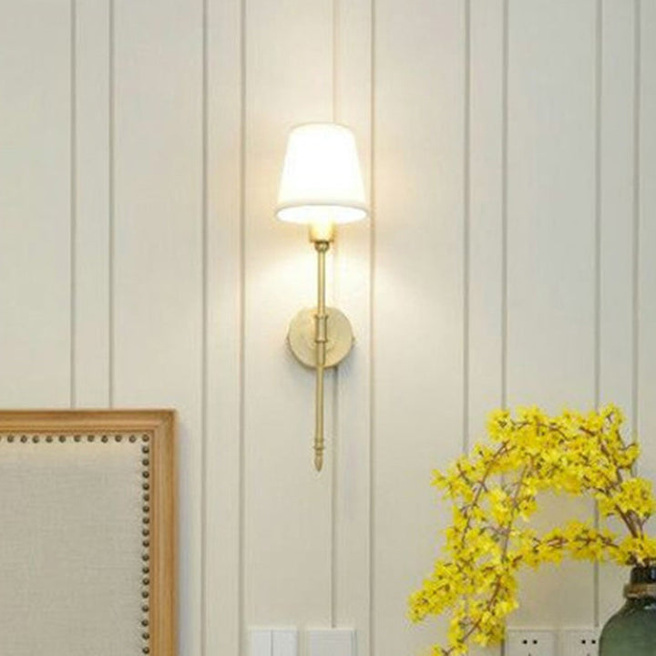 Skørter | Fabric Empire Shadow Wall Lighting Fixture Simplicity Bedroom Wall Lamp with Extended Arm in Gold