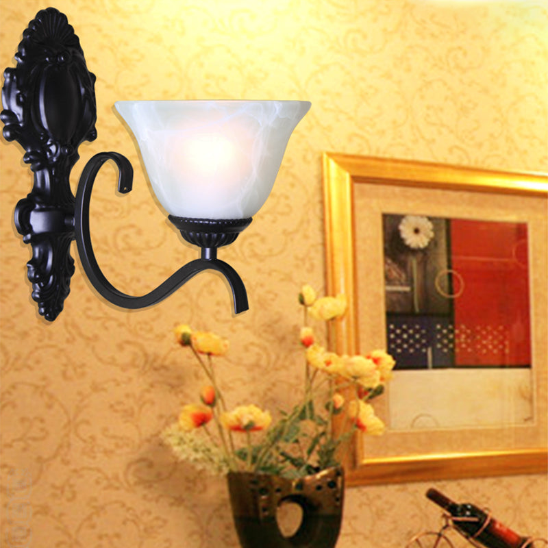 Skørter | Single Bulb Wall Light Vintage Bell Frosted Glass Wall Lighting in Black for Hallway