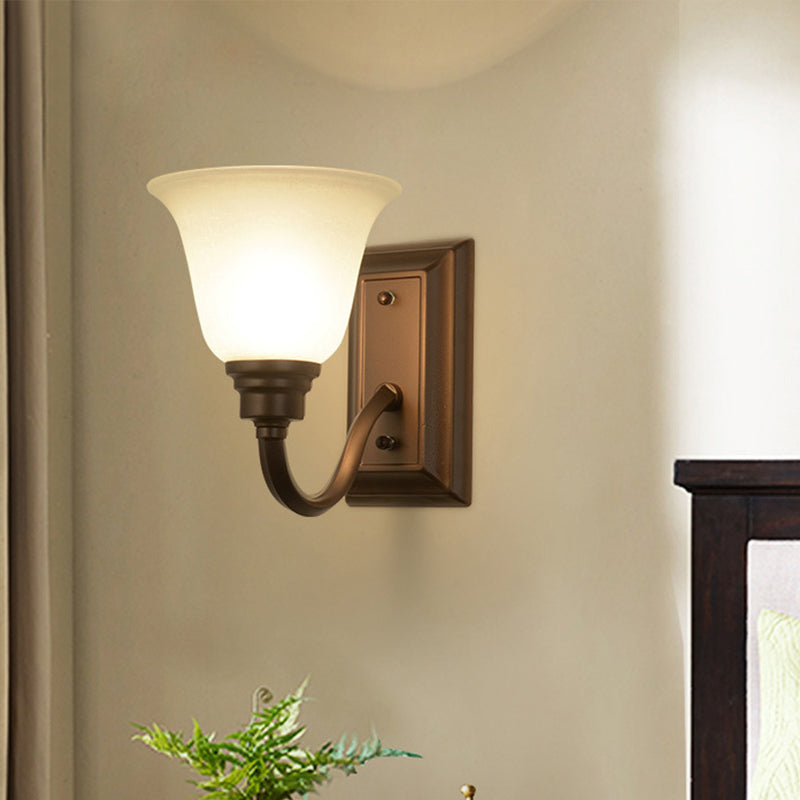 Skørter | 1-Light Cream Glass Wall Lamp Traditional Brown Tapered Shape Bed Lamp Wall Light Fixture