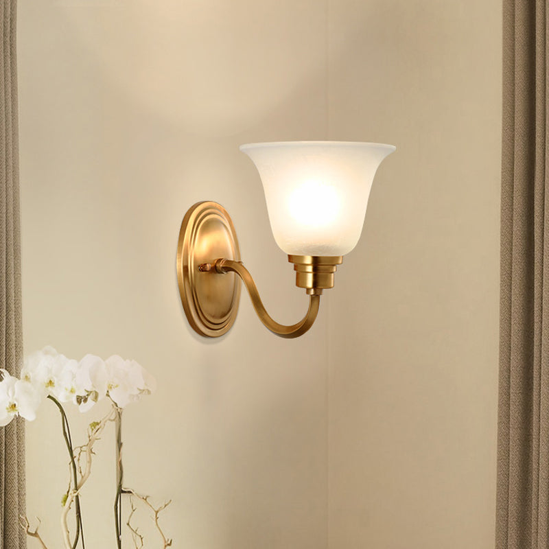 Skørter | 1 Head Frosted Glass Wall Lighting Vintage Gold Outflying Shape Nightstand Wall-Mounted Light Fixture
